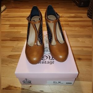 Crown Vintage Testra-CV, Cognac Cow, 4-inch Platform heels, Leather Upper